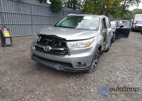 2016 Toyota Highlander Xle V6 z USA, uszkodzony, nr VIN 5TDJKRFH6GS258403
